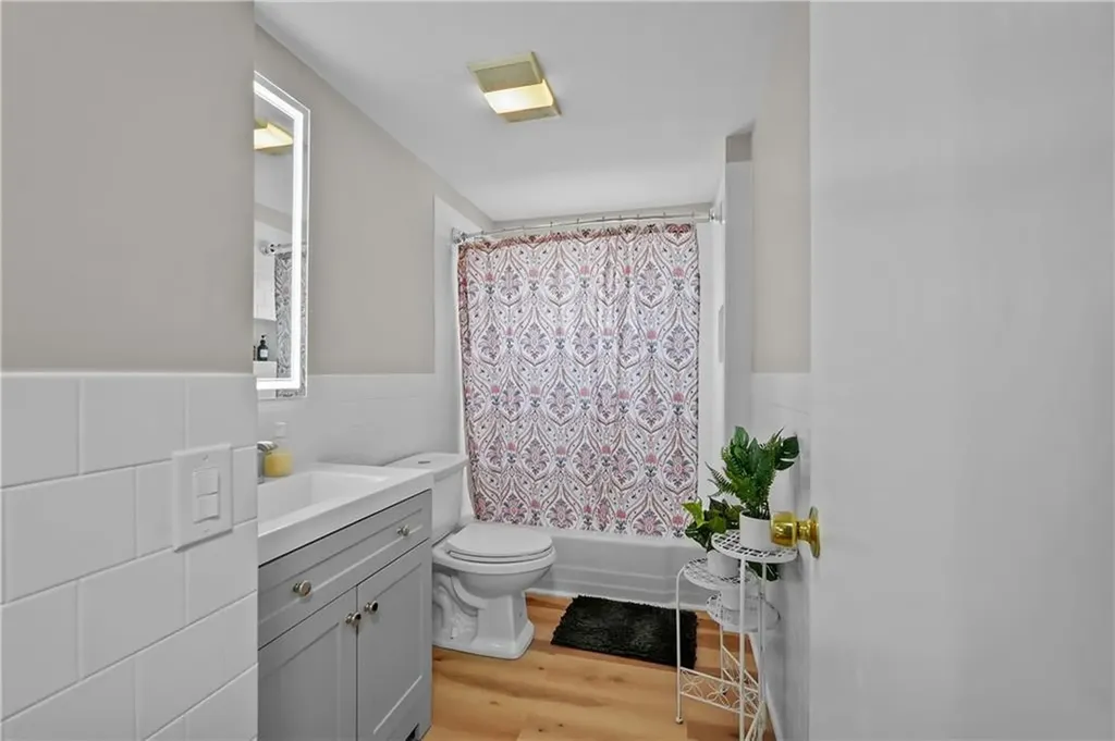 72 Dean Street Pawtucket RI 02861