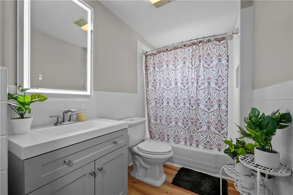72 Dean Street Pawtucket RI 02861