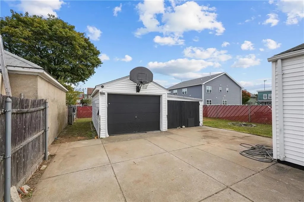 72 Dean Street Pawtucket RI 02861