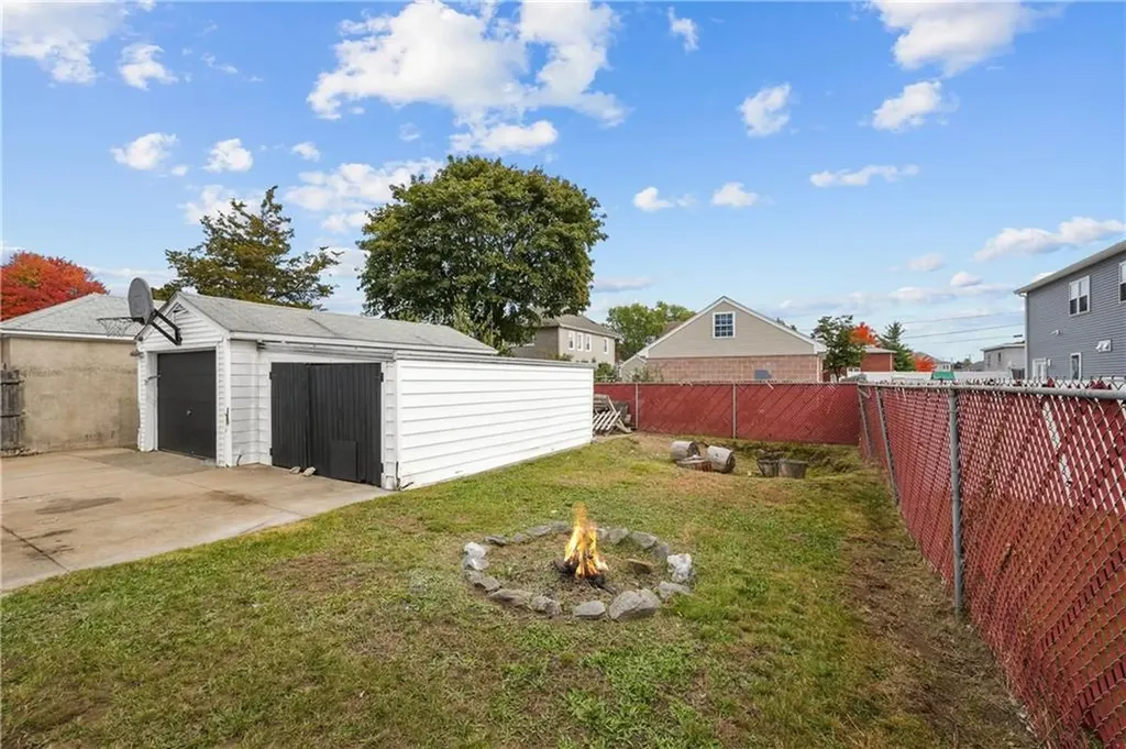 72 Dean Street Pawtucket RI 02861