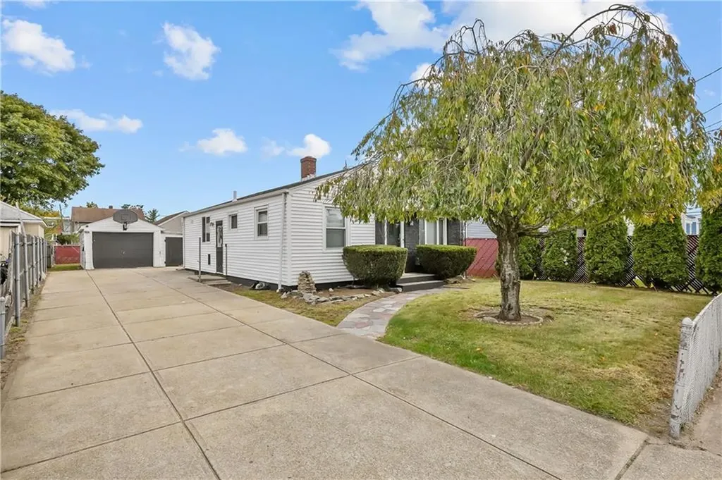 72 Dean Street Pawtucket RI 02861