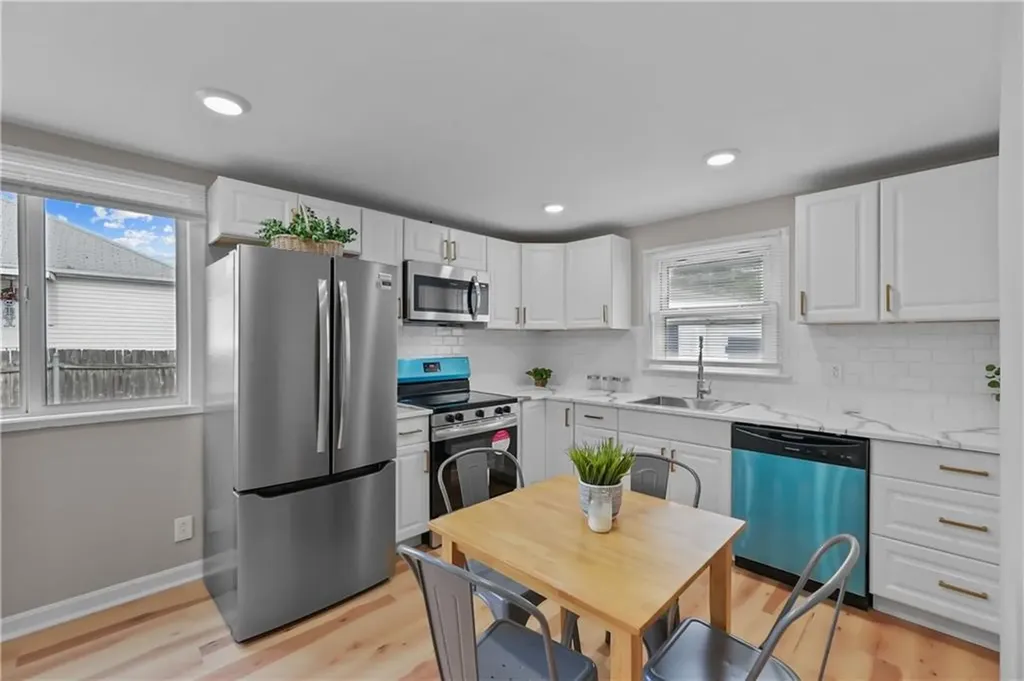 72 Dean Street Pawtucket RI 02861