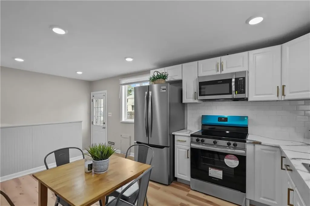72 Dean Street Pawtucket RI 02861