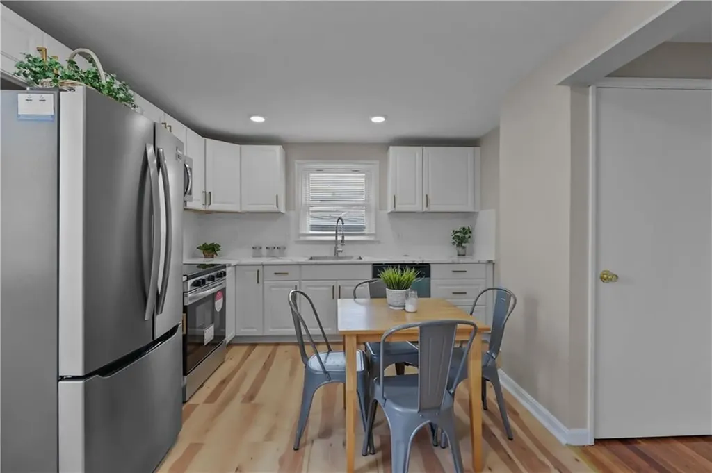72 Dean Street Pawtucket RI 02861
