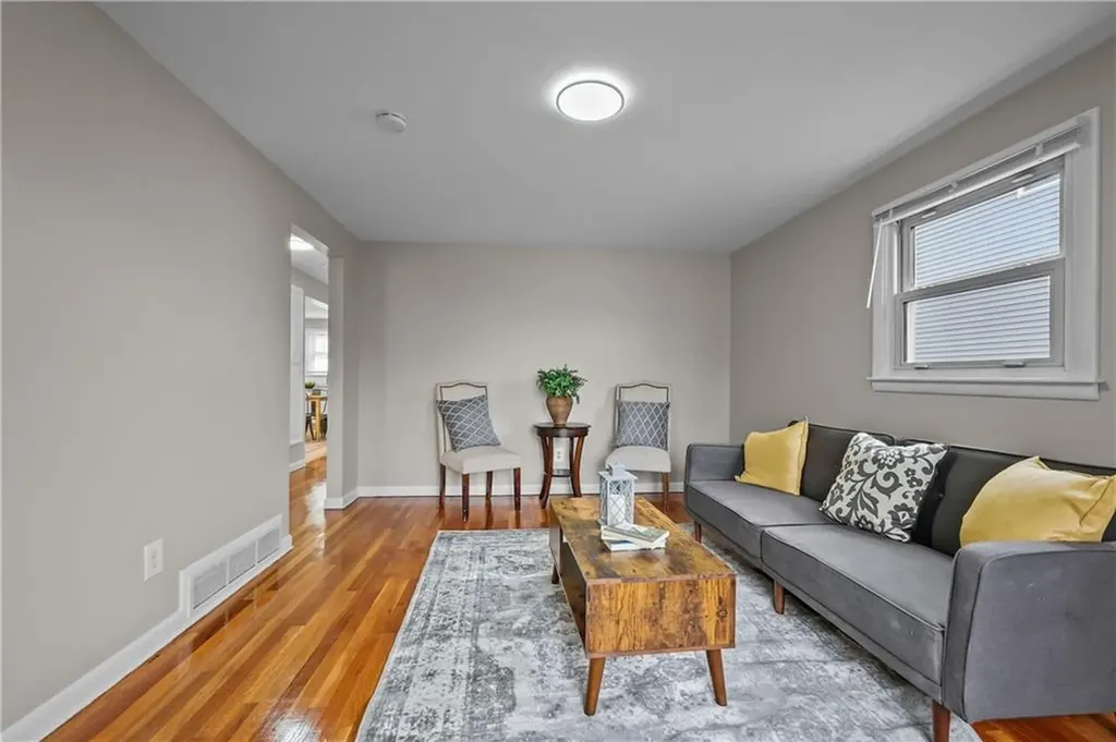 72 Dean Street Pawtucket RI 02861