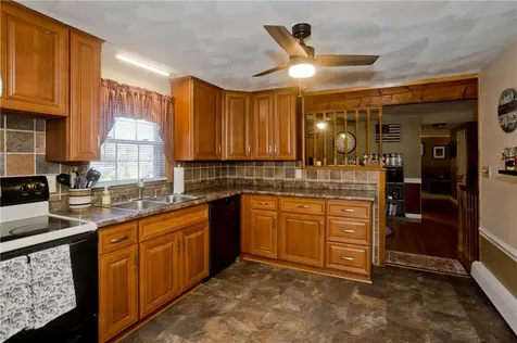 15 Roselawn Avenue North Smithfield RI 02824