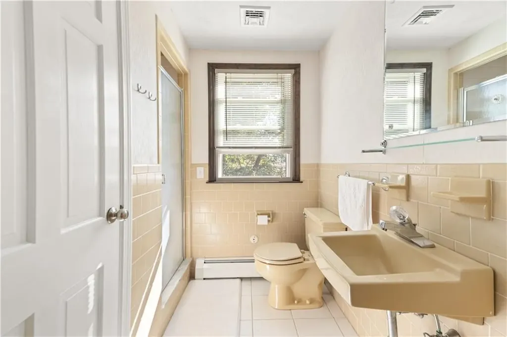 6 Alto Street Warwick RI 02886