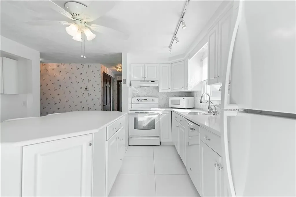 6 Alto Street Warwick RI 02886