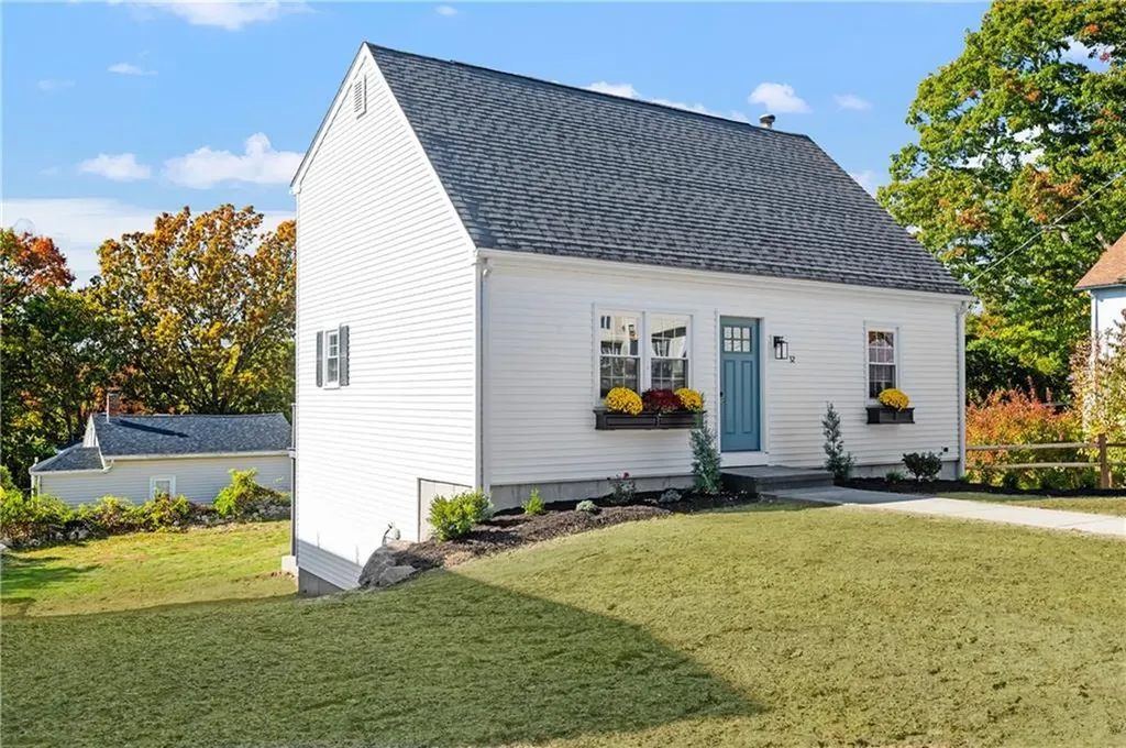 32 Aborn Avenue Cumberland RI 02864