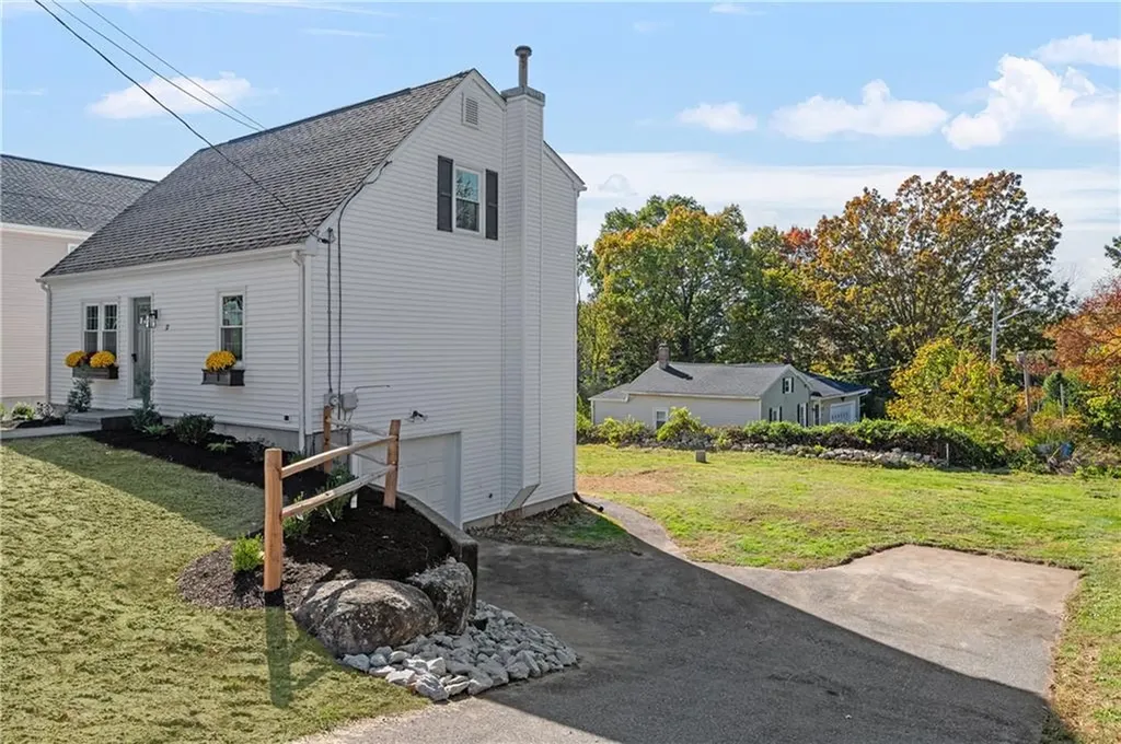 32 Aborn Avenue Cumberland RI 02864