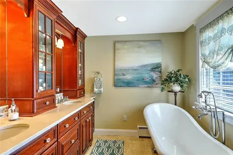 18 Taddy Avenue Warren RI 02885