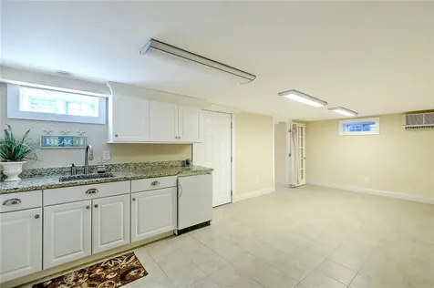 18 Taddy Avenue Warren RI 02885