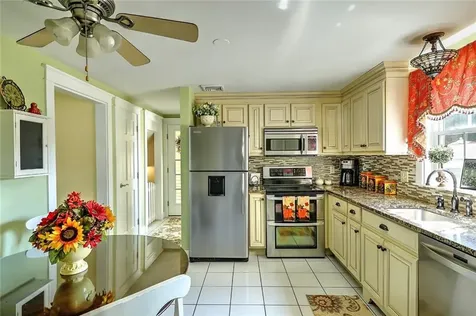 18 Taddy Avenue Warren RI 02885