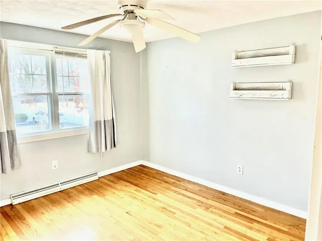 9 Oakdale Street Warwick RI 02888