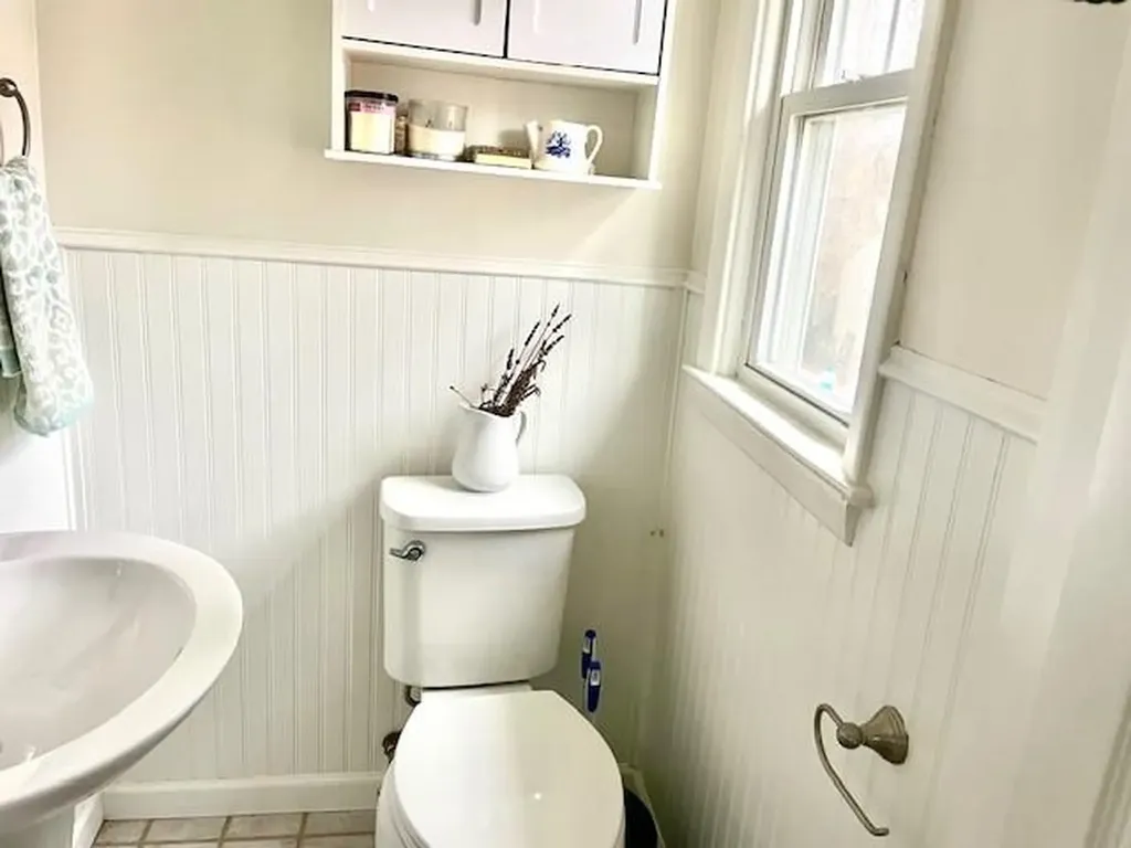 9 Oakdale Street Warwick RI 02888