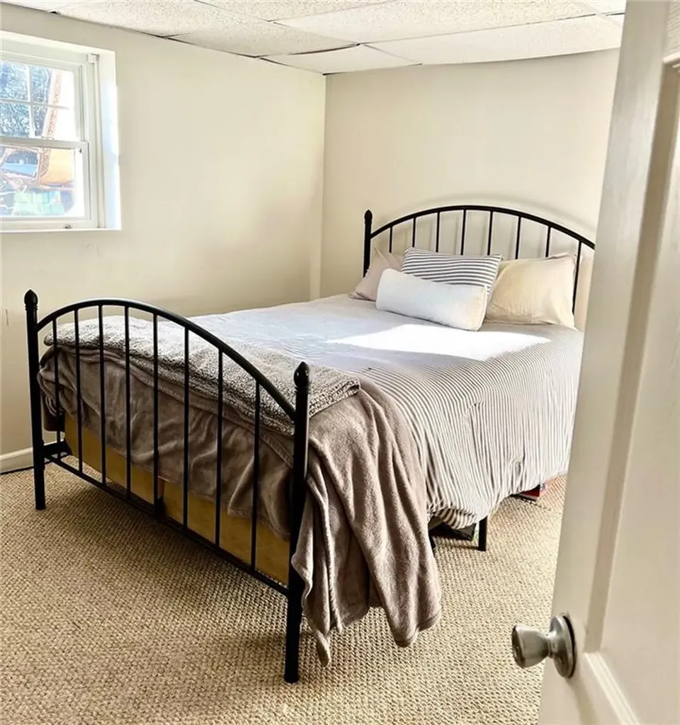 9 Oakdale Street Warwick RI 02888