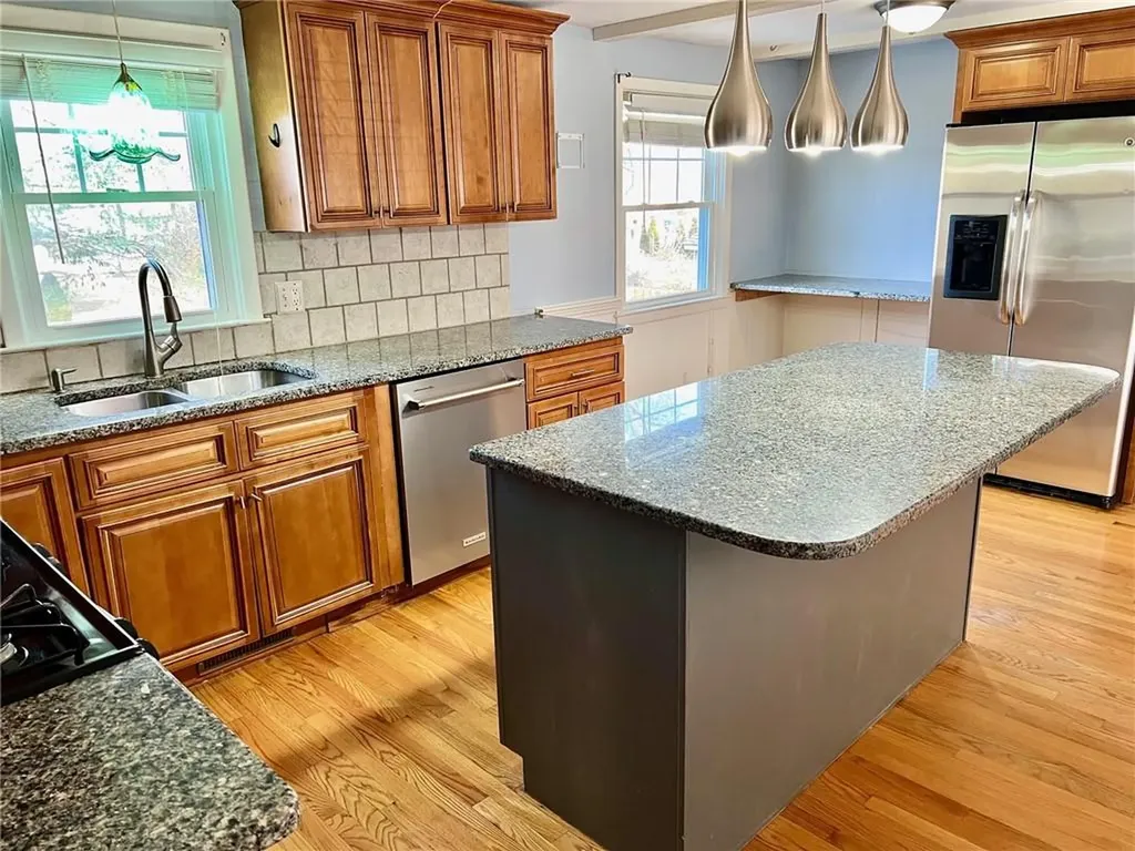 9 Oakdale Street Warwick RI 02888