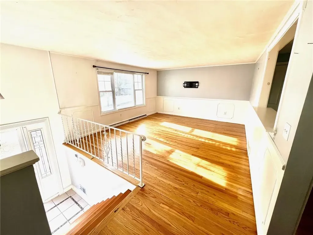 9 Oakdale Street Warwick RI 02888