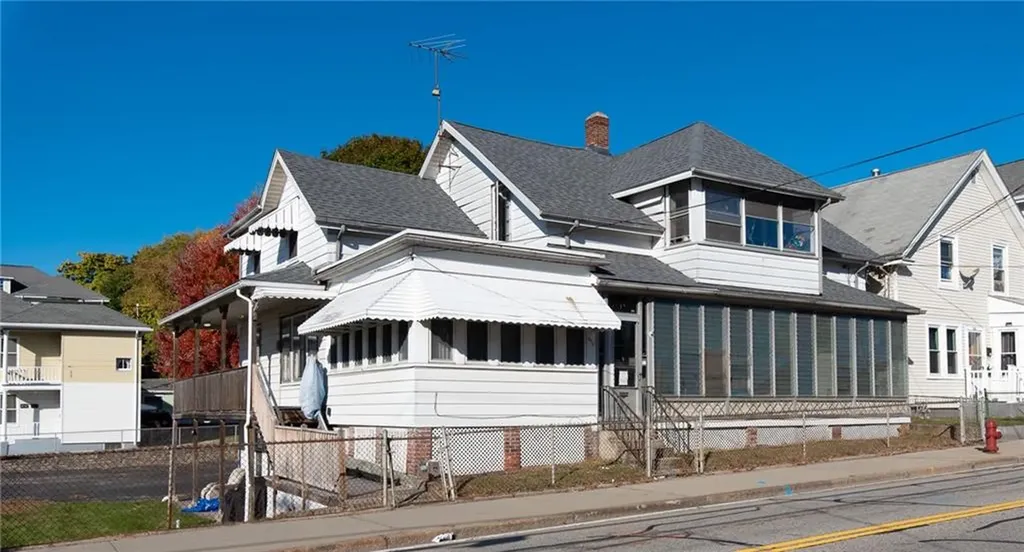 576 Diamond Hill Road Woonsocket RI 02895