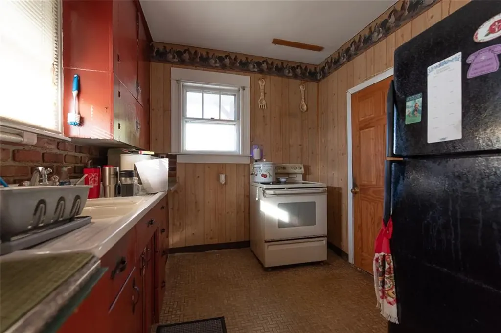 576 Diamond Hill Road Woonsocket RI 02895