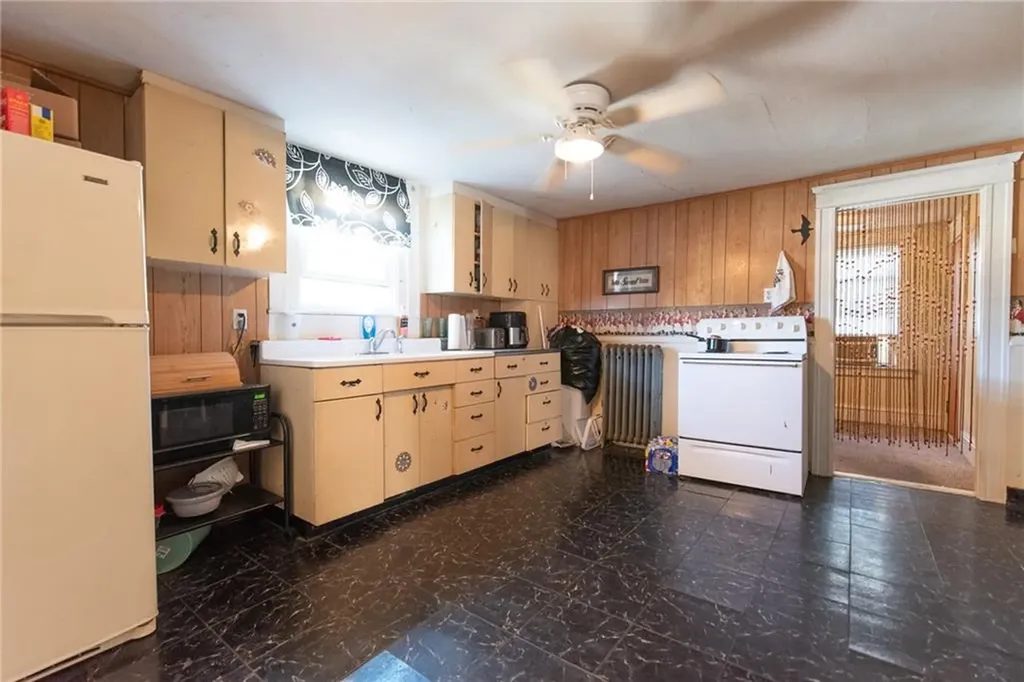 576 Diamond Hill Road Woonsocket RI 02895