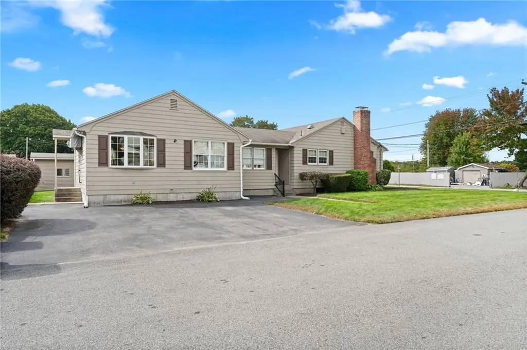 597 Woodward Road North Providence RI 02904