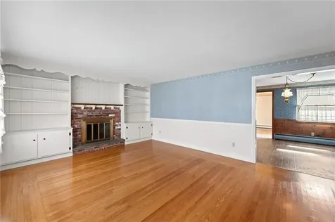 597 Woodward Road North Providence RI 02904