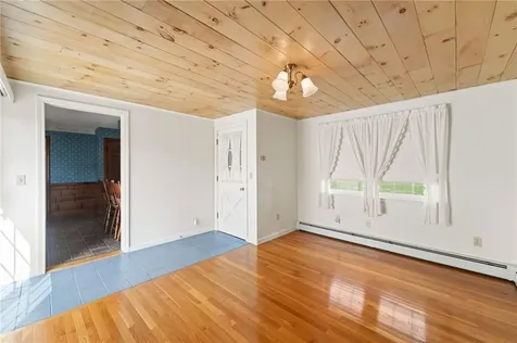 597 Woodward Road North Providence RI 02904