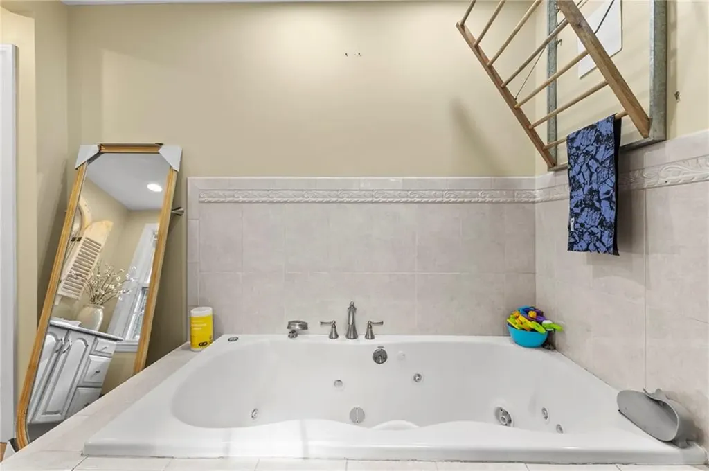 2536 Hartford Avenue Johnston RI 02919