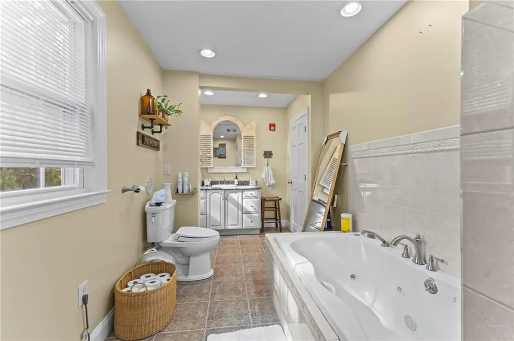 2536 Hartford Avenue Johnston RI 02919