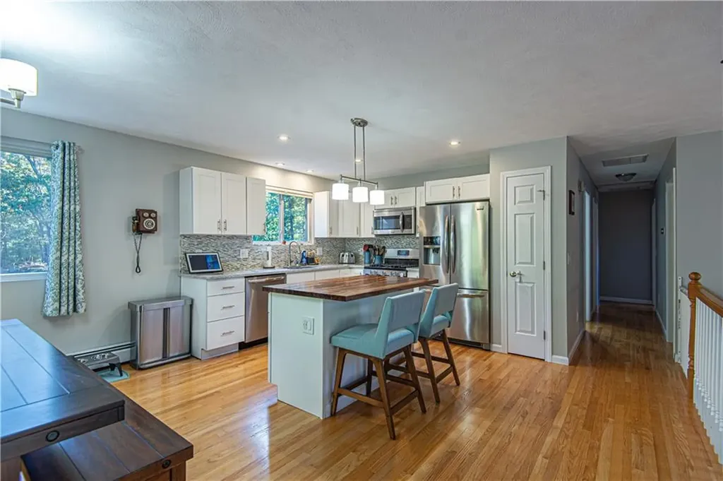 3 Cara Drive Lincoln RI 02865