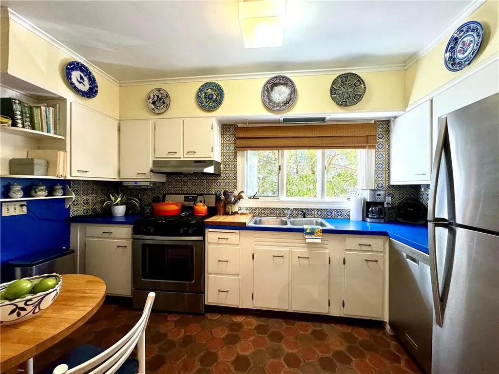 72 East Manning Street Providence RI 02906