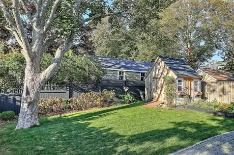 19 Summer Street Bristol RI 02809