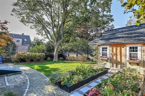 19 Summer Street Bristol RI 02809