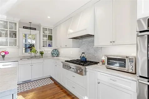 19 Summer Street Bristol RI 02809