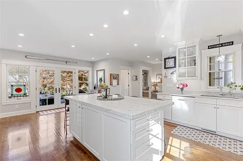 19 Summer Street Bristol RI 02809