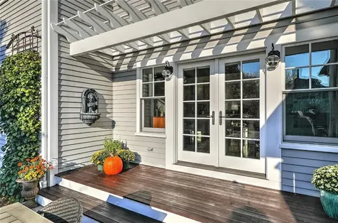 19 Summer Street Bristol RI 02809