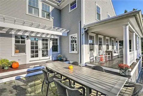 19 Summer Street Bristol RI 02809