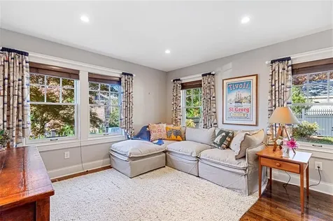 19 Summer Street Bristol RI 02809