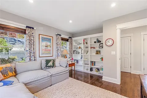 19 Summer Street Bristol RI 02809