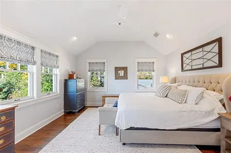 19 Summer Street Bristol RI 02809