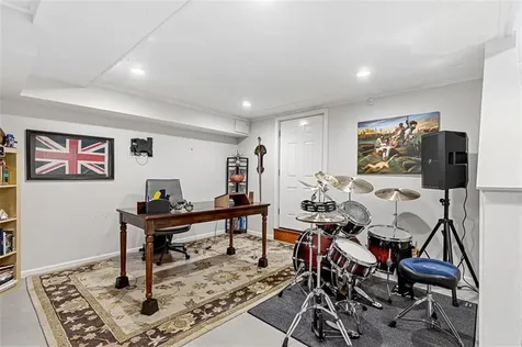 19 Summer Street Bristol RI 02809