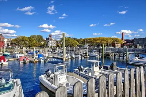 19 Summer Street Bristol RI 02809