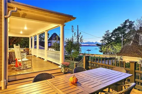 19 Summer Street Bristol RI 02809