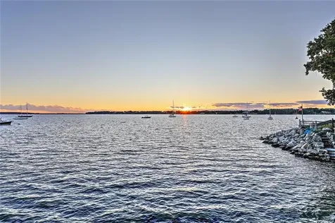 19 Summer Street Bristol RI 02809