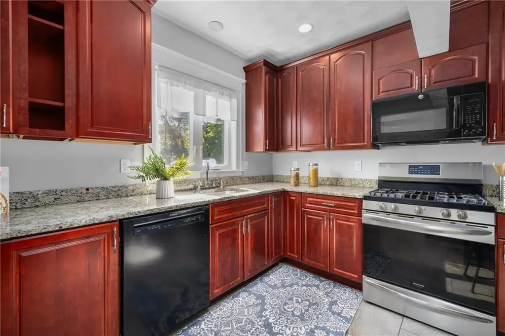 21 Lewis Street Providence RI 02906
