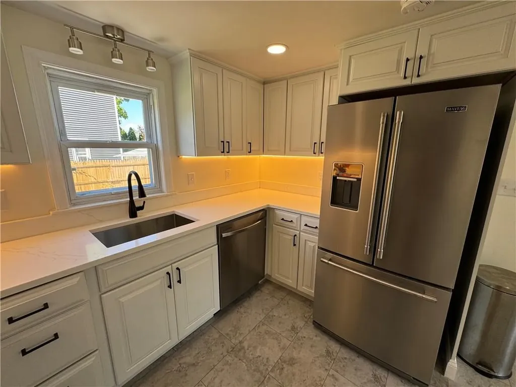 2545 West Shore Road Warwick RI 02889