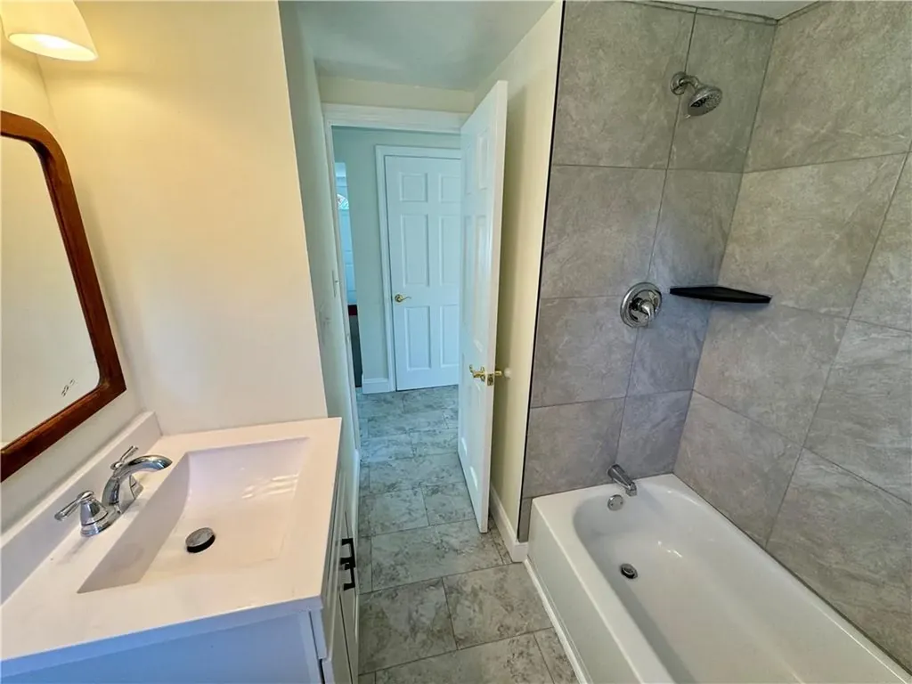 2545 West Shore Road Warwick RI 02889