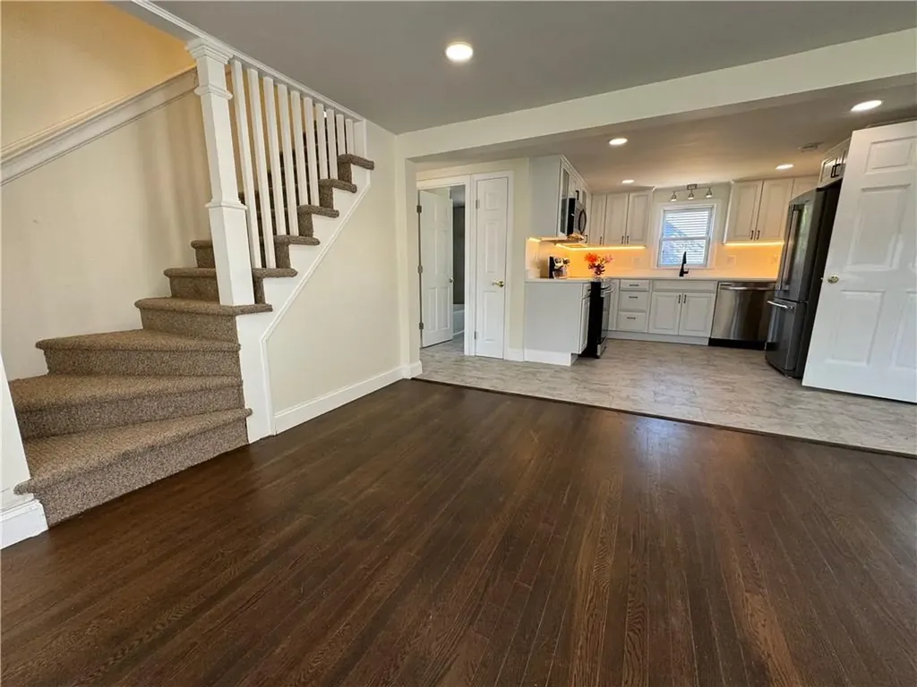 2545 West Shore Road Warwick RI 02889