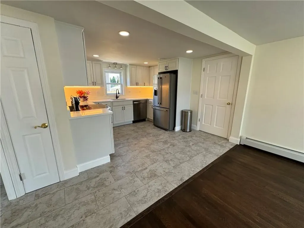 2545 West Shore Road Warwick RI 02889